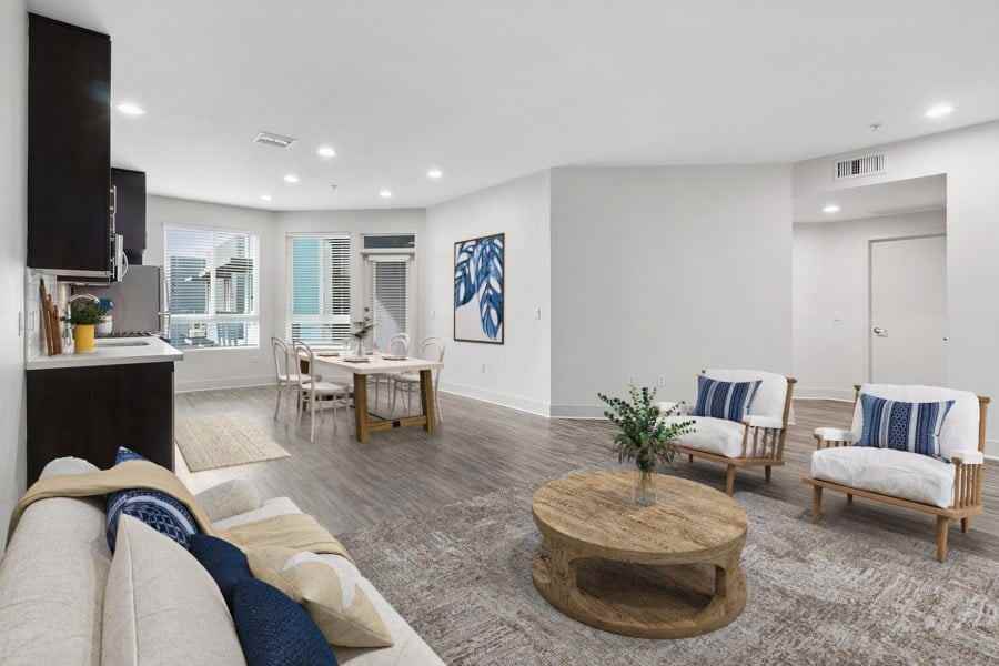 Domain San Diego - Photo 3 of 15