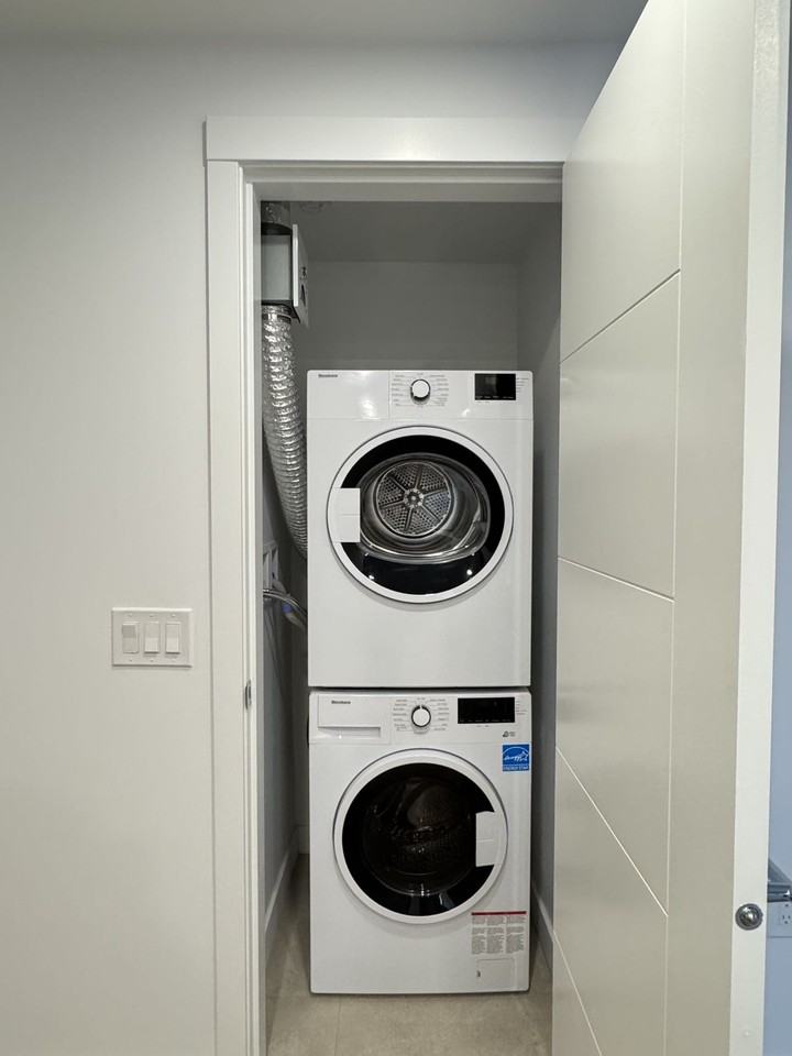 823 Carnarvon Street #2002 - Photo 6 of 11