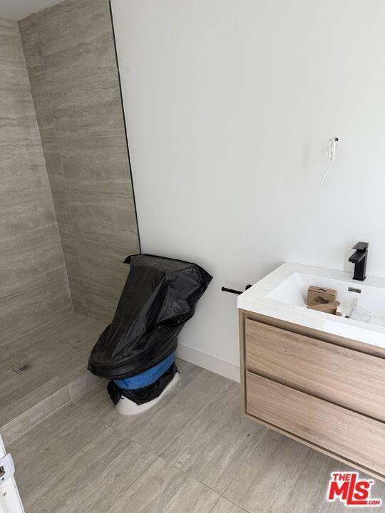 417 N Kenmore Ave #ALL - Photo 2 of 8