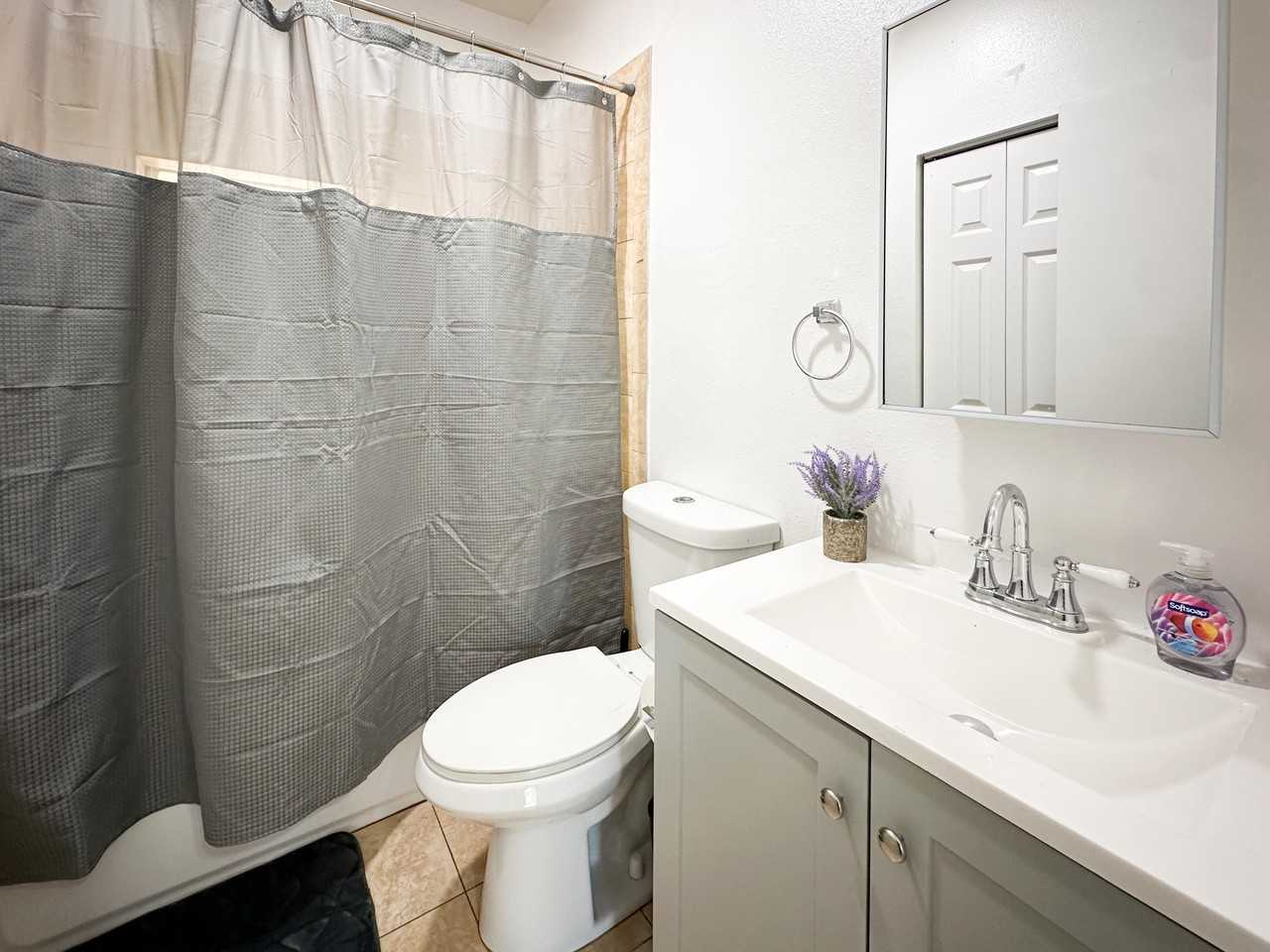 E Janette Ave - Photo 4 of 11