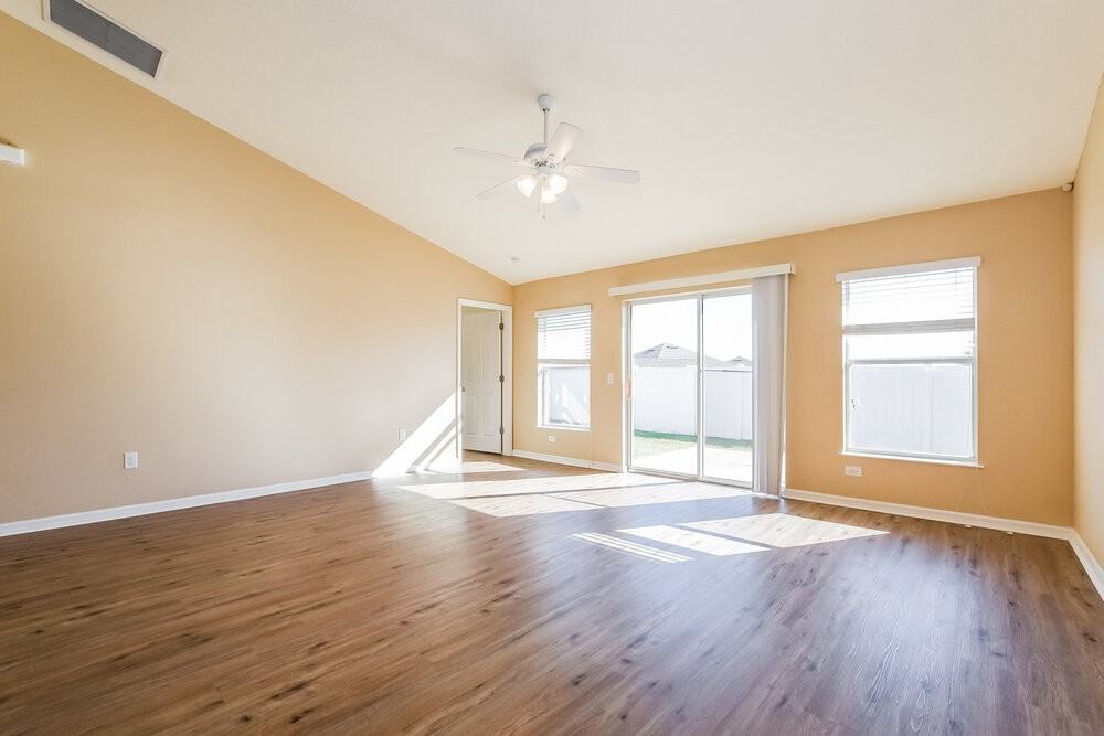 403 Benjamin Ct - Photo 3 of 16
