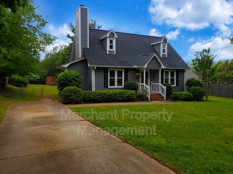 202 Polo Dr - Photo 3 of 30