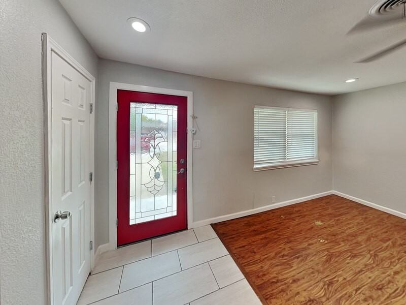 800 Glynn Oaks Dr - Photo 2 of 22