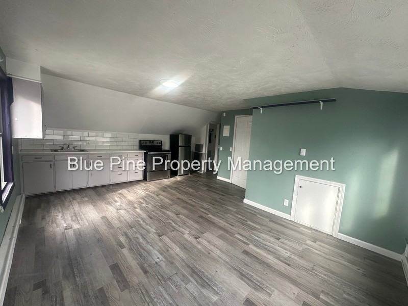 458 H St #1 - Photo 4 of 5