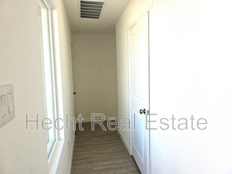 2440 Lost Creek Rd - Photo 3 of 25