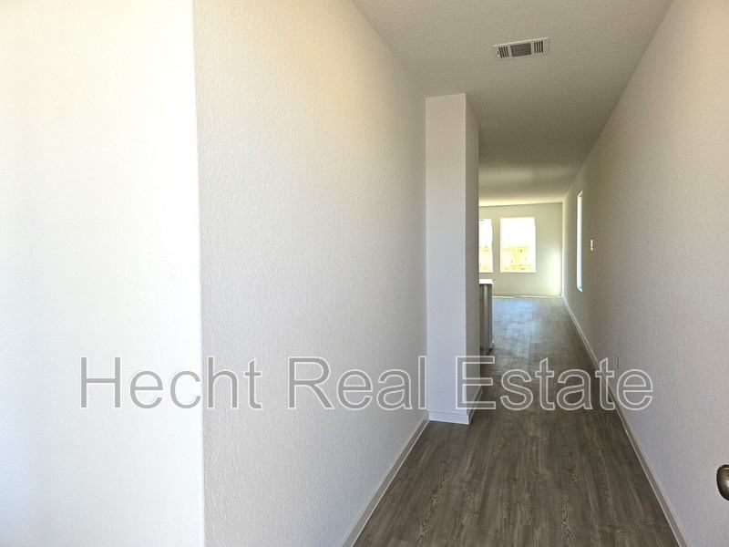 2440 Lost Creek Rd - Photo 4 of 25