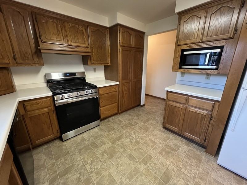 2975 W Point Rd - Photo 2 of 17