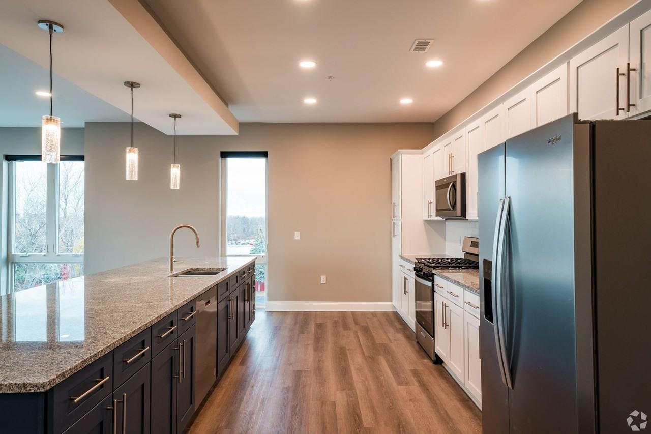 The Pointe - Photo 4 of 27