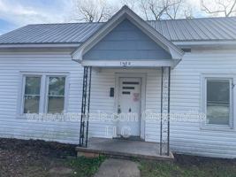 featured image of 1222 N Limestone St