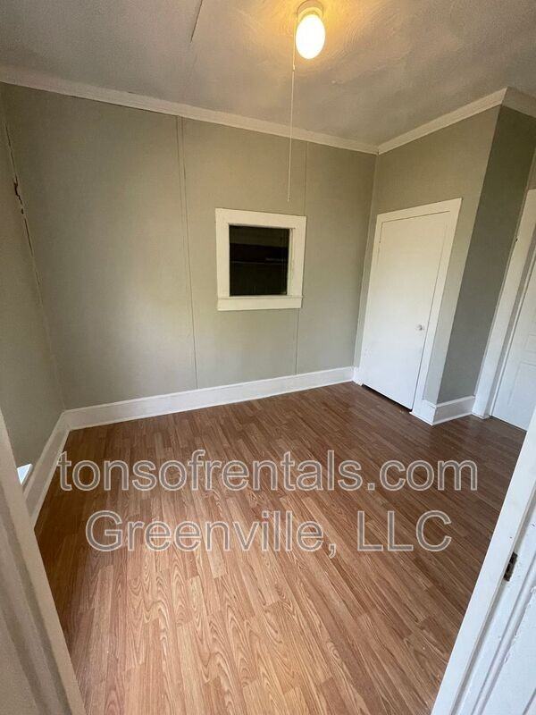 1222 N Limestone St - Photo 7 of 8