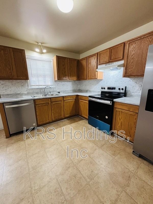 2306 Jahodi Pl - Photo 4 of 22