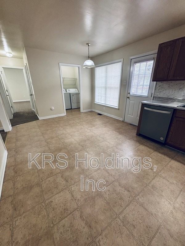 2306 Jahodi Pl - Photo 5 of 22