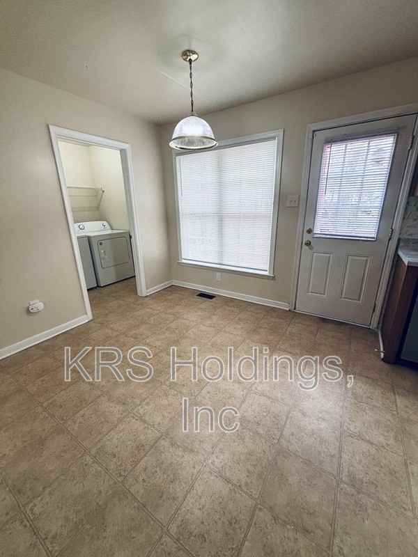 2306 Jahodi Pl - Photo 6 of 22