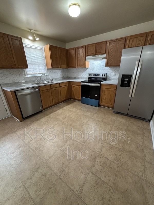 2306 Jahodi Pl - Photo 7 of 22