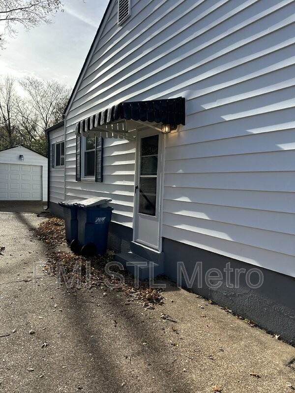 8018 Aline Ave - Photo 2 of 15