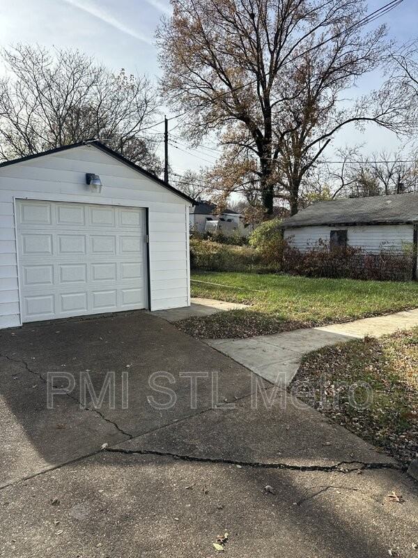 8018 Aline Ave - Photo 3 of 15