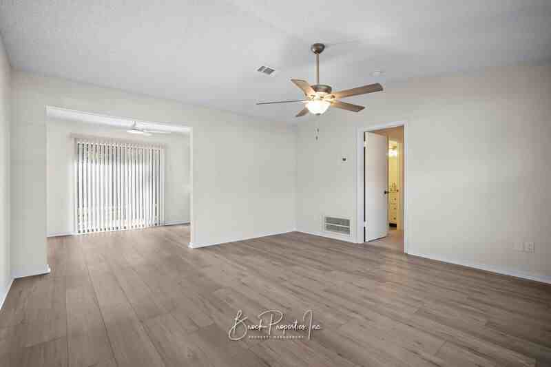 10677 Silver Creek Dr - Photo 3 of 23