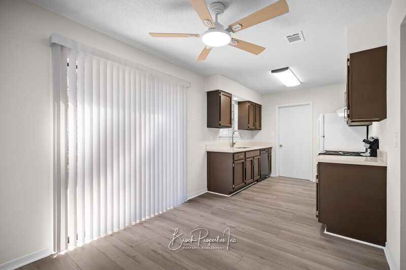 10677 Silver Creek Dr - Photo 6 of 23