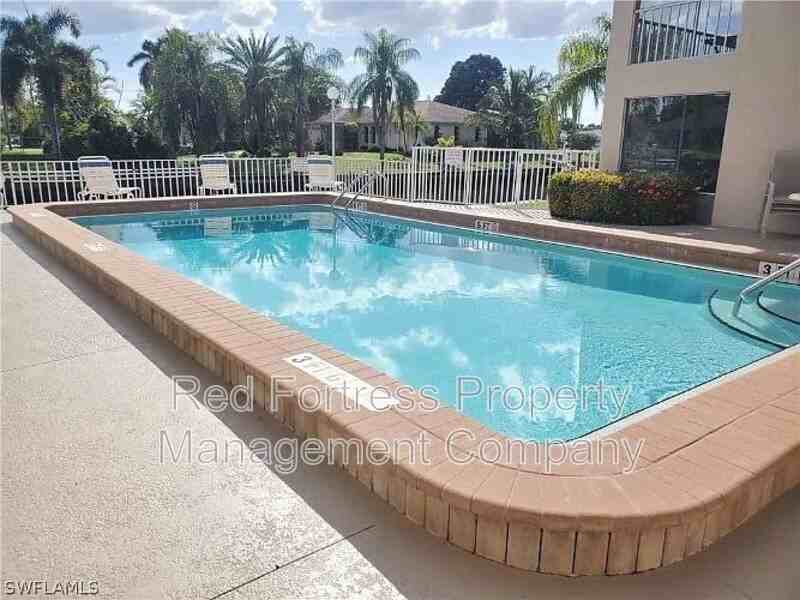 1304 Miramar St #202 - Photo 3 of 25