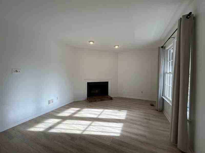 6018 Applewood Ln - Photo 3 of 24