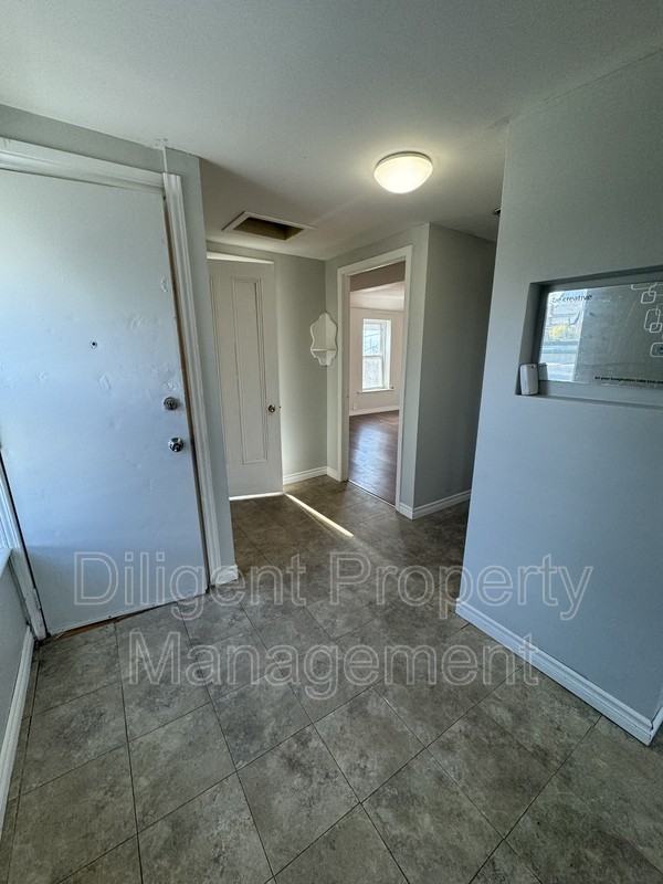 260 Murray St - Photo 3 of 27