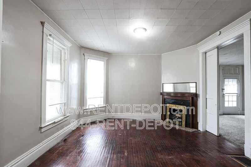 1419 Se 2nd St - Photo 2 of 13