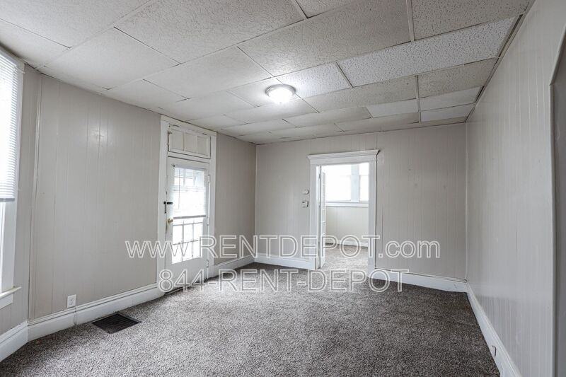 1419 Se 2nd St - Photo 4 of 13