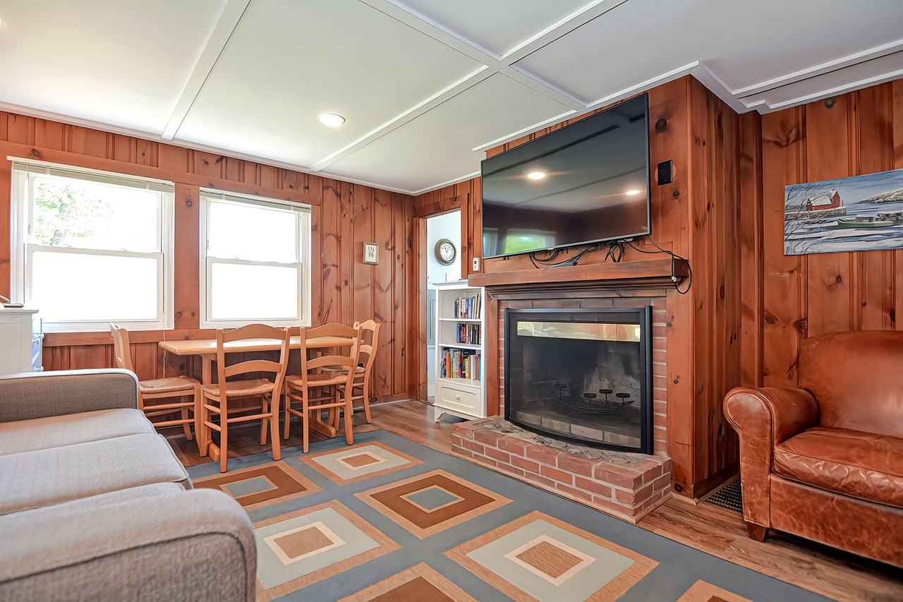 2 Saratoga Ct - Photo 6 of 25