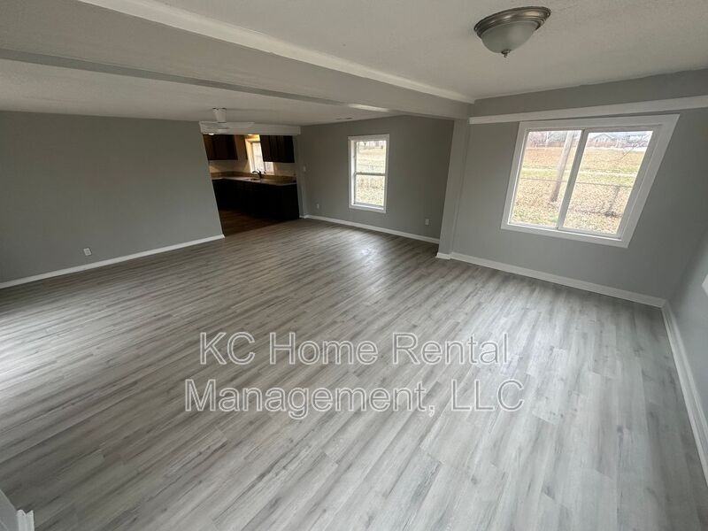 3324 N 72nd St - Photo 3 of 25