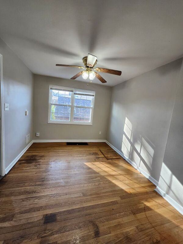 1304 Chardon Ct - Photo 3 of 9