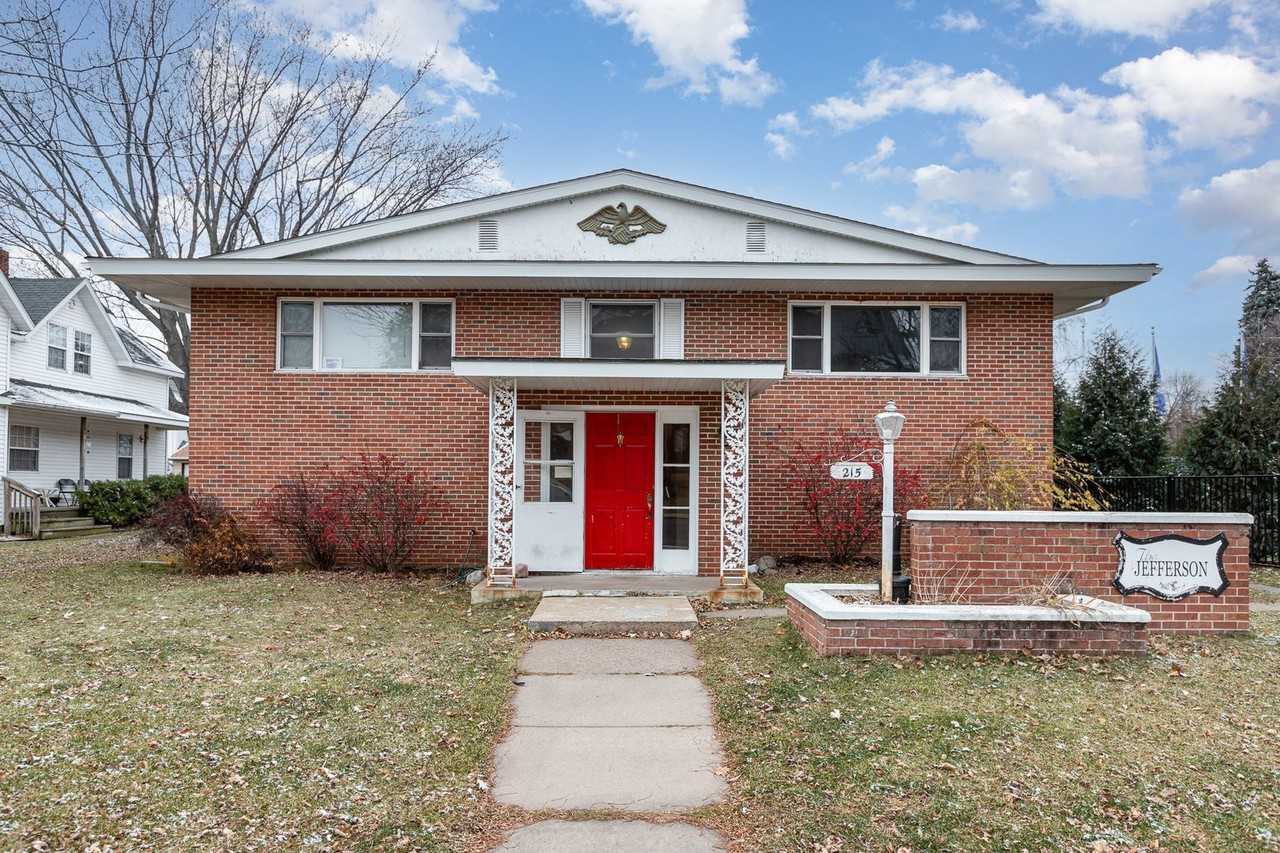 215 Birch St S - Photo 2 of 27