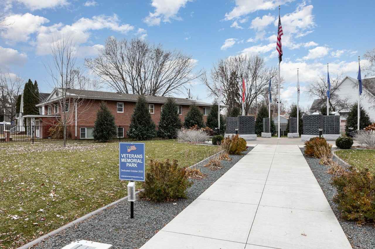 215 Birch St S - Photo 3 of 27