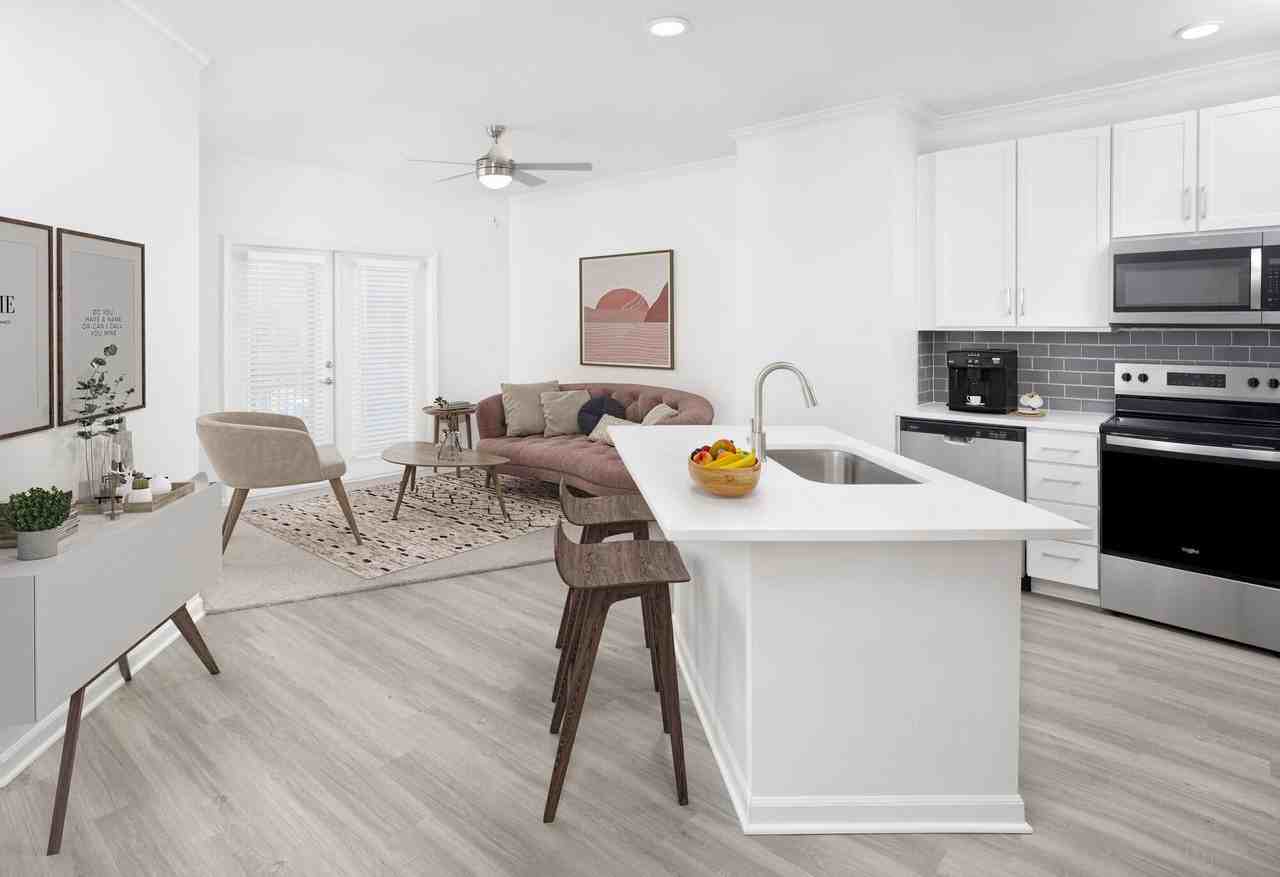 Camden Montague - Photo 6 of 38