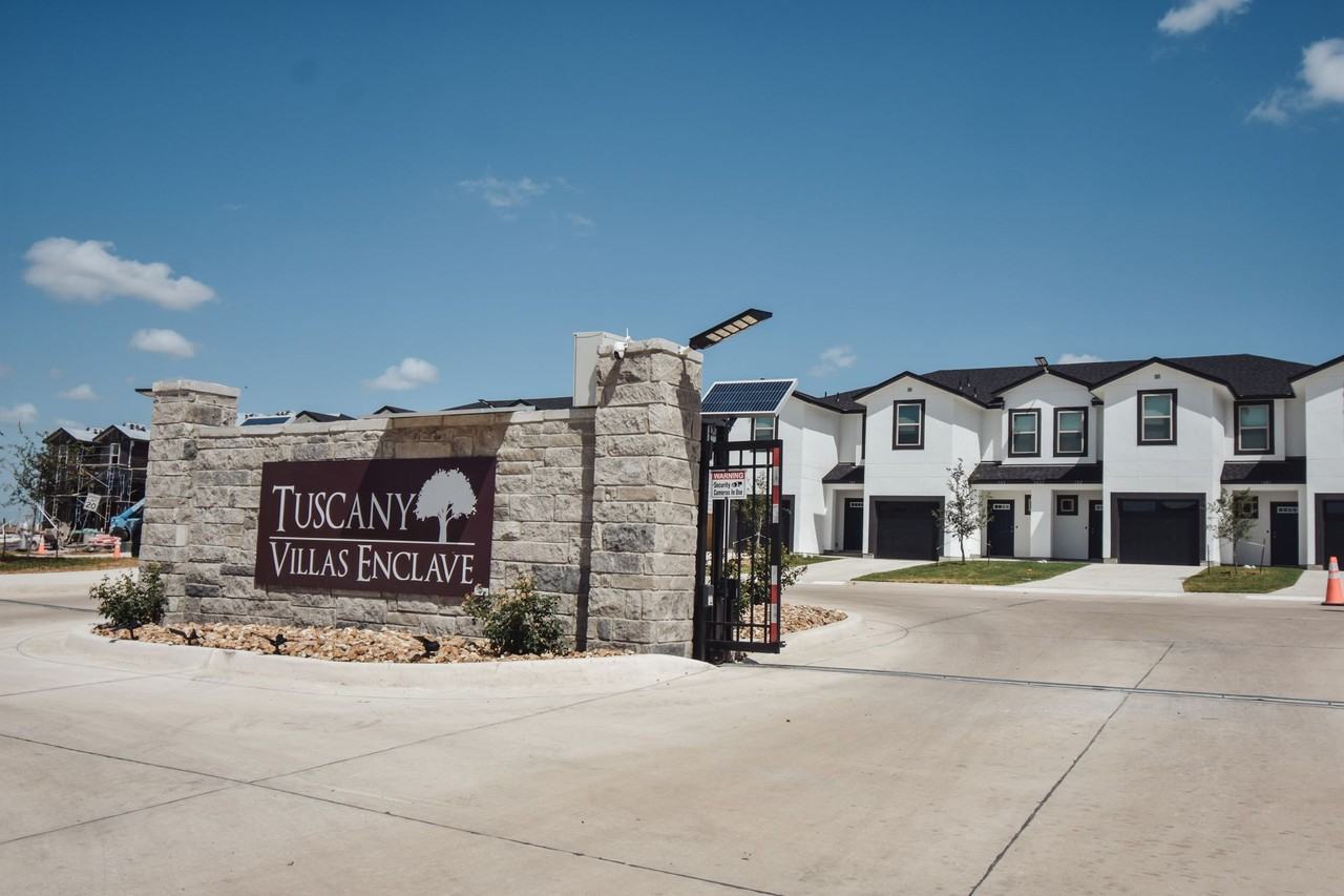 8503 Via Verona - Photo 2 of 3