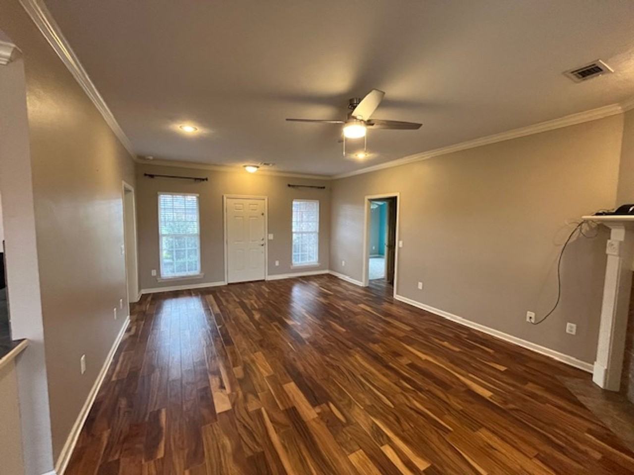 1721 Wysteria Ln - Photo 7 of 37