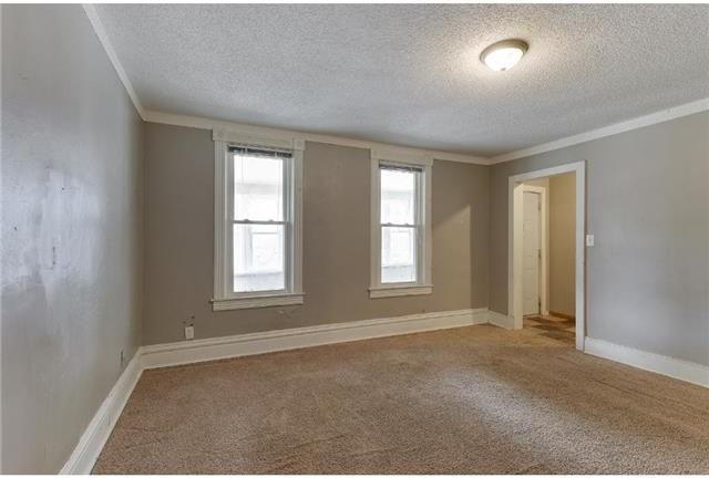 615 Minnehaha Ave E - Photo 6 of 9