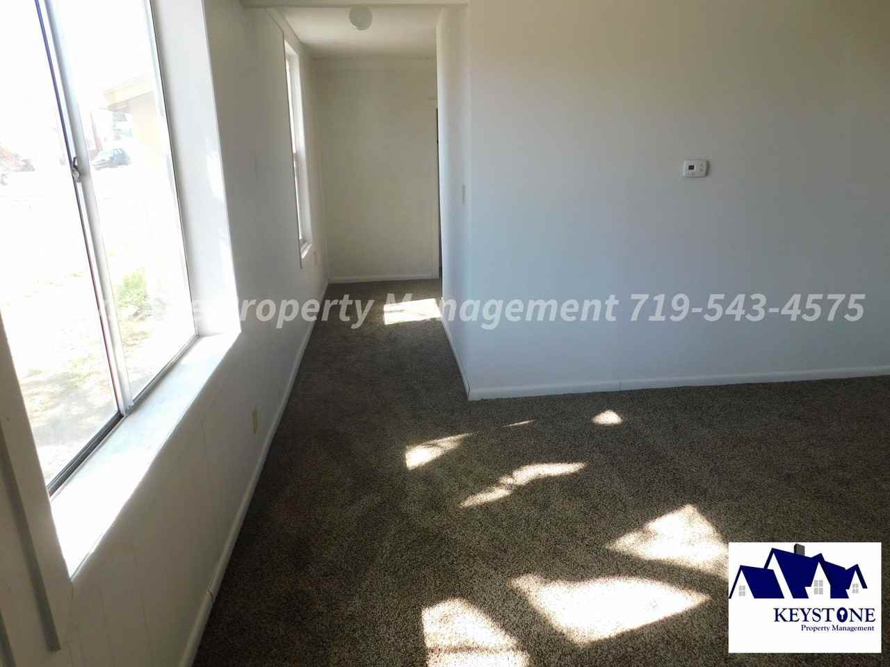 801 E 7th St - Photo 3 of 13