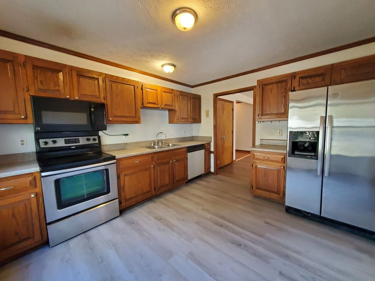 1525 Mintz Ave - Photo 4 of 24