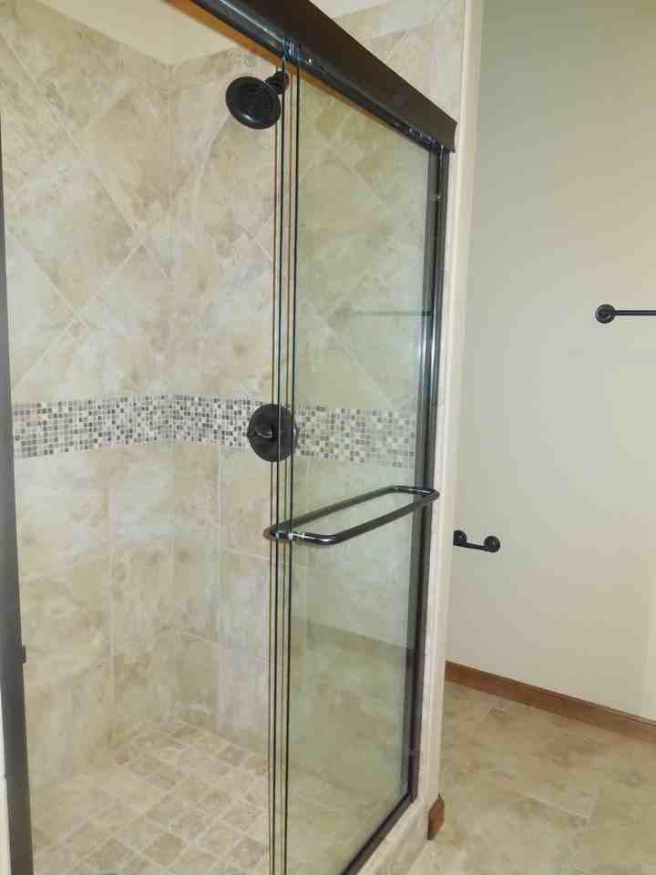 3320 Enclave Ln - Photo 4 of 33