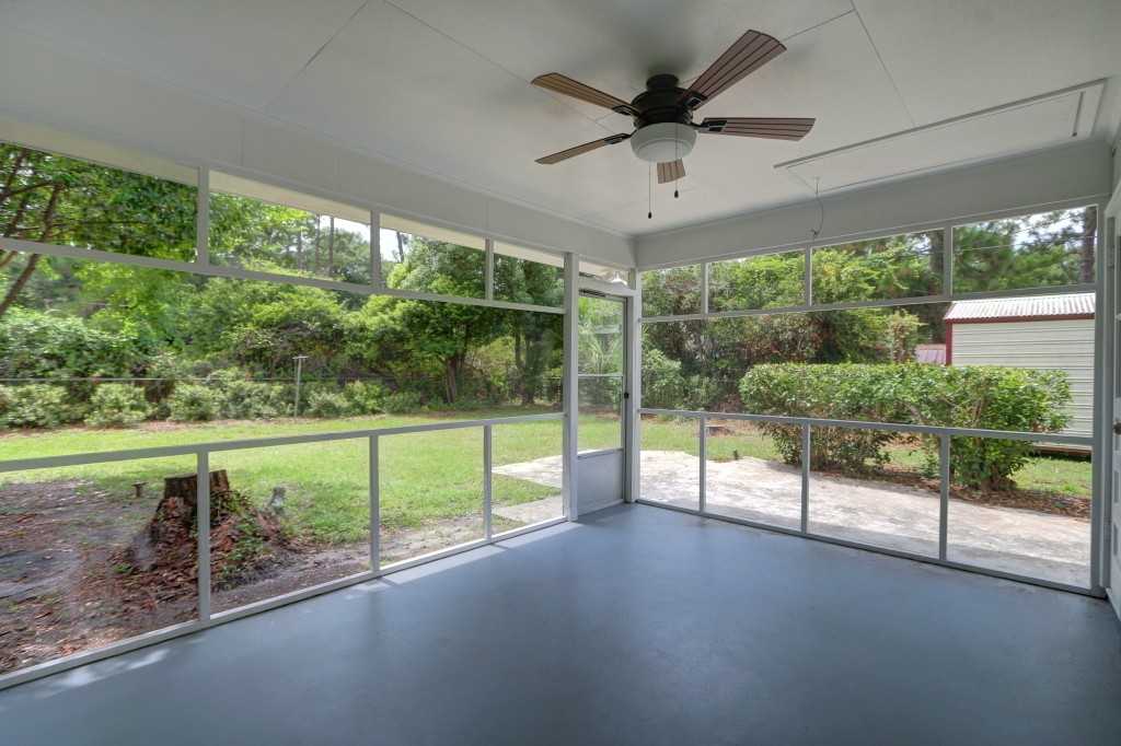 2240 Daffin Dr - Photo 7 of 30