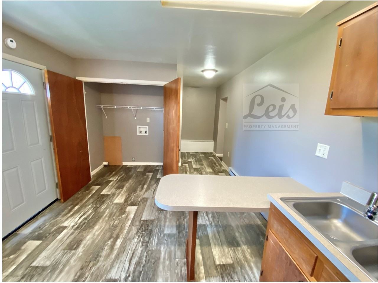 219 South Barron Street - Photo 2 of 13