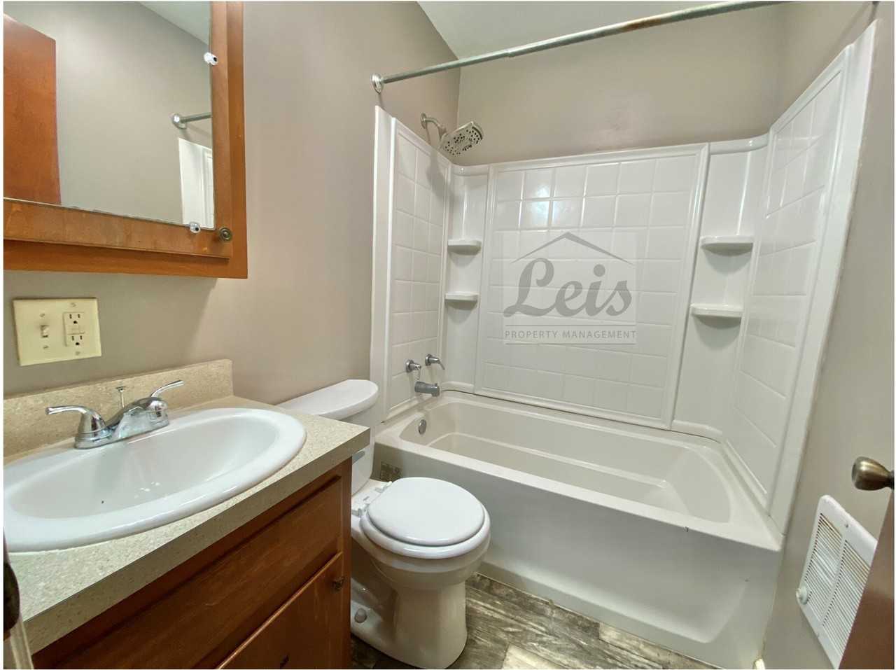 219 South Barron Street - Photo 3 of 13