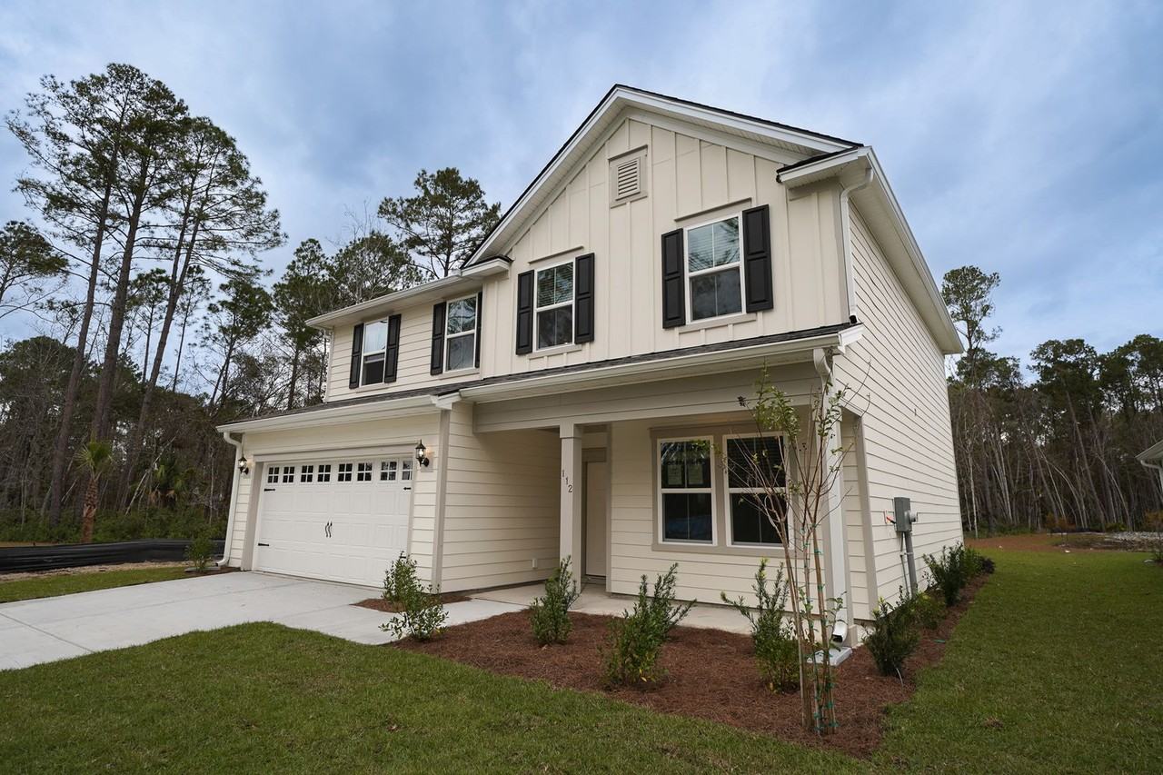 112 Monterey Loop - Photo 3 of 36