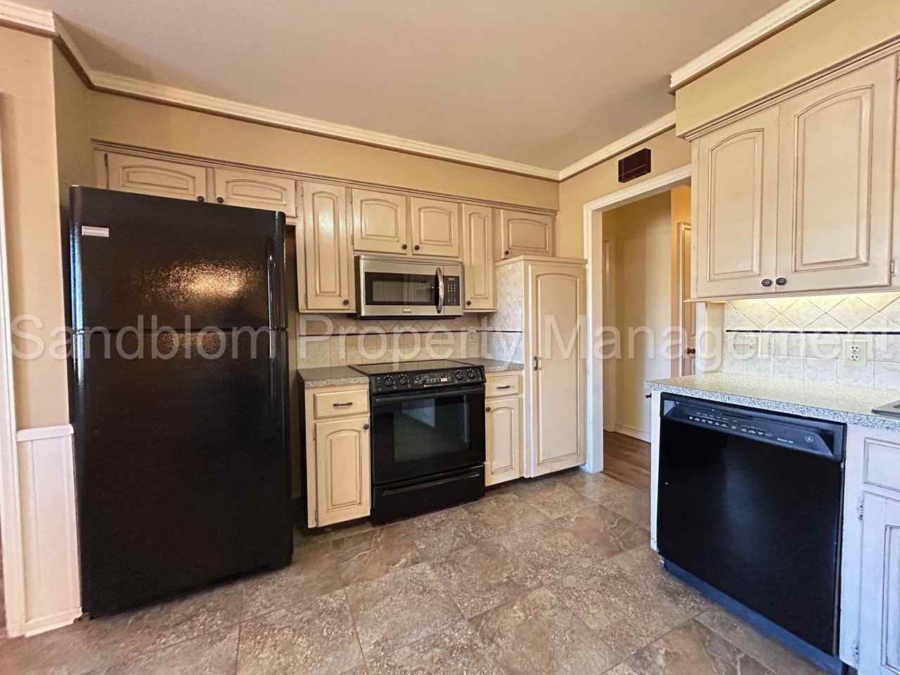 5549 E 61st Pl - Photo 7 of 18