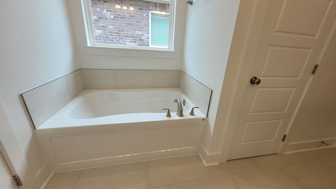 6911 Garden Hill Dr - Photo 3 of 14