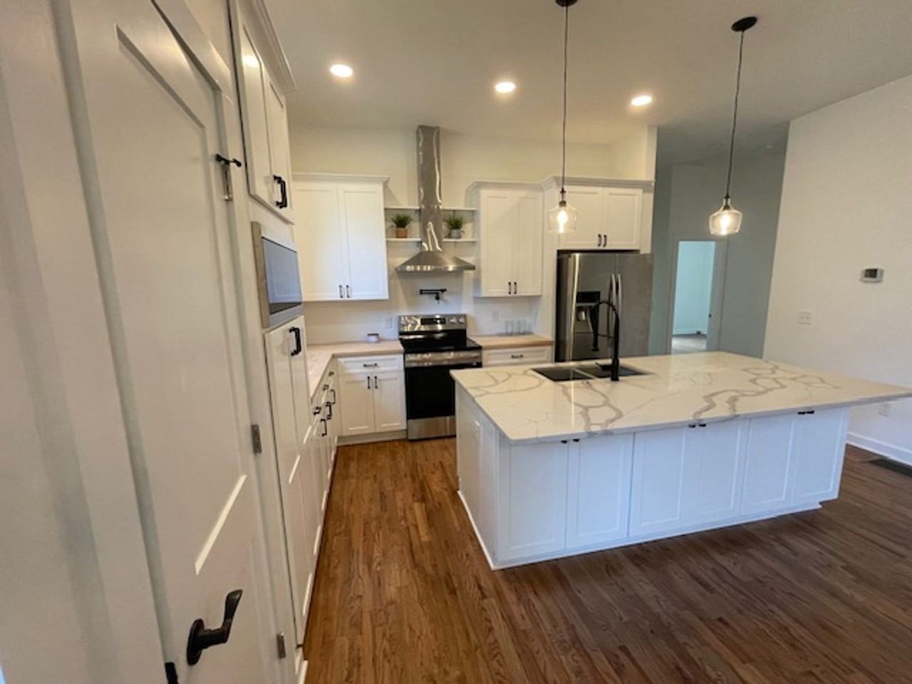 851 Dill Ave Sw - Photo 3 of 29