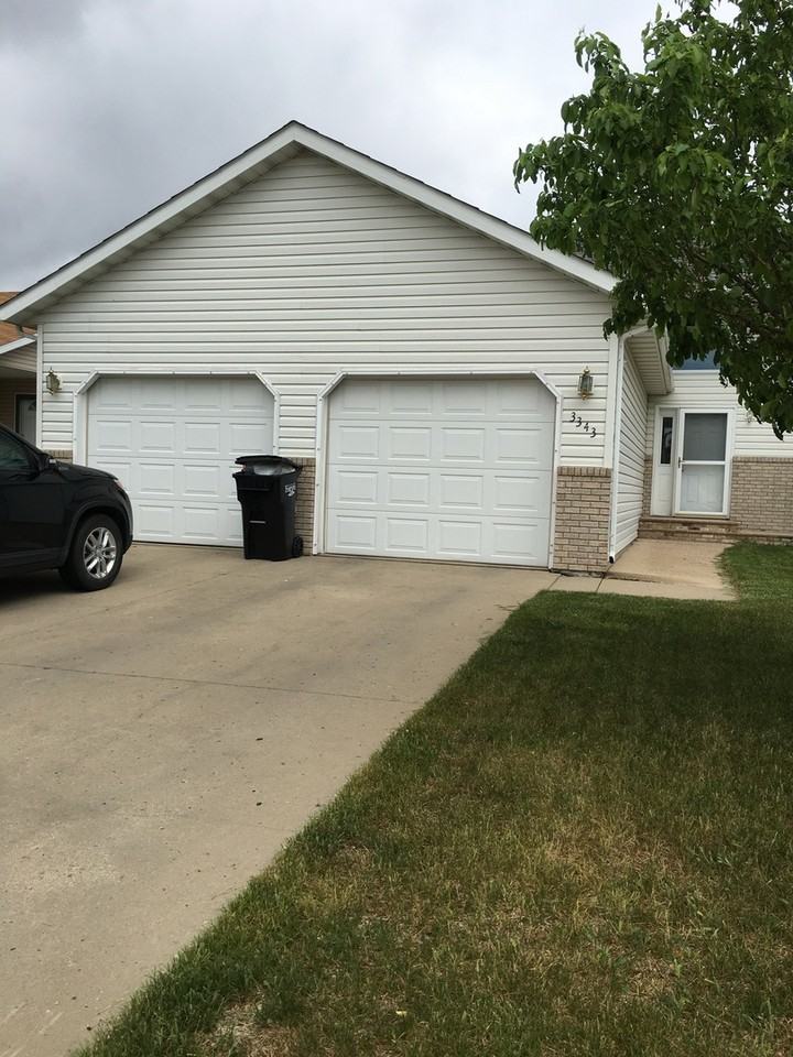 3343 30th Ave S - Photo 3 of 18
