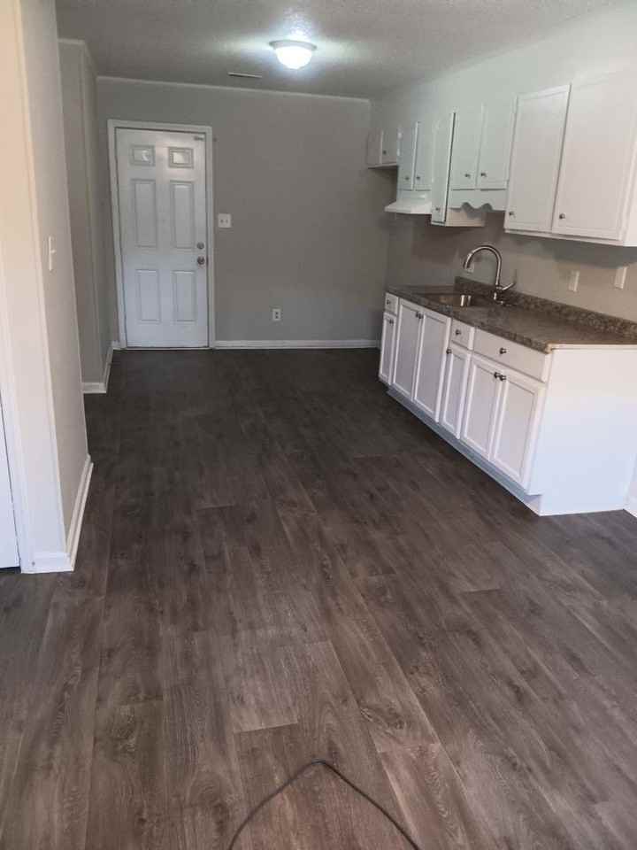 1316 Linwood Rd - Photo 3 of 7