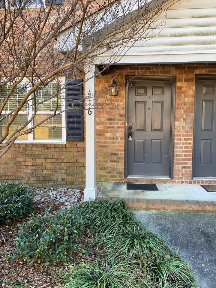 Victoria Lane Apartments - Photo 2 of 13