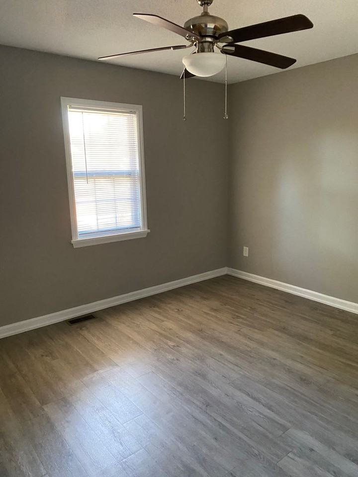 Victoria Lane Apartments - Photo 7 of 13